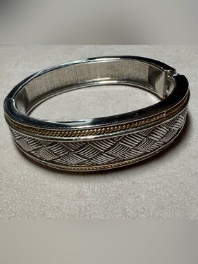 Vintage Two Tone Basketweave Hinged Clamper Bangle Bracelet